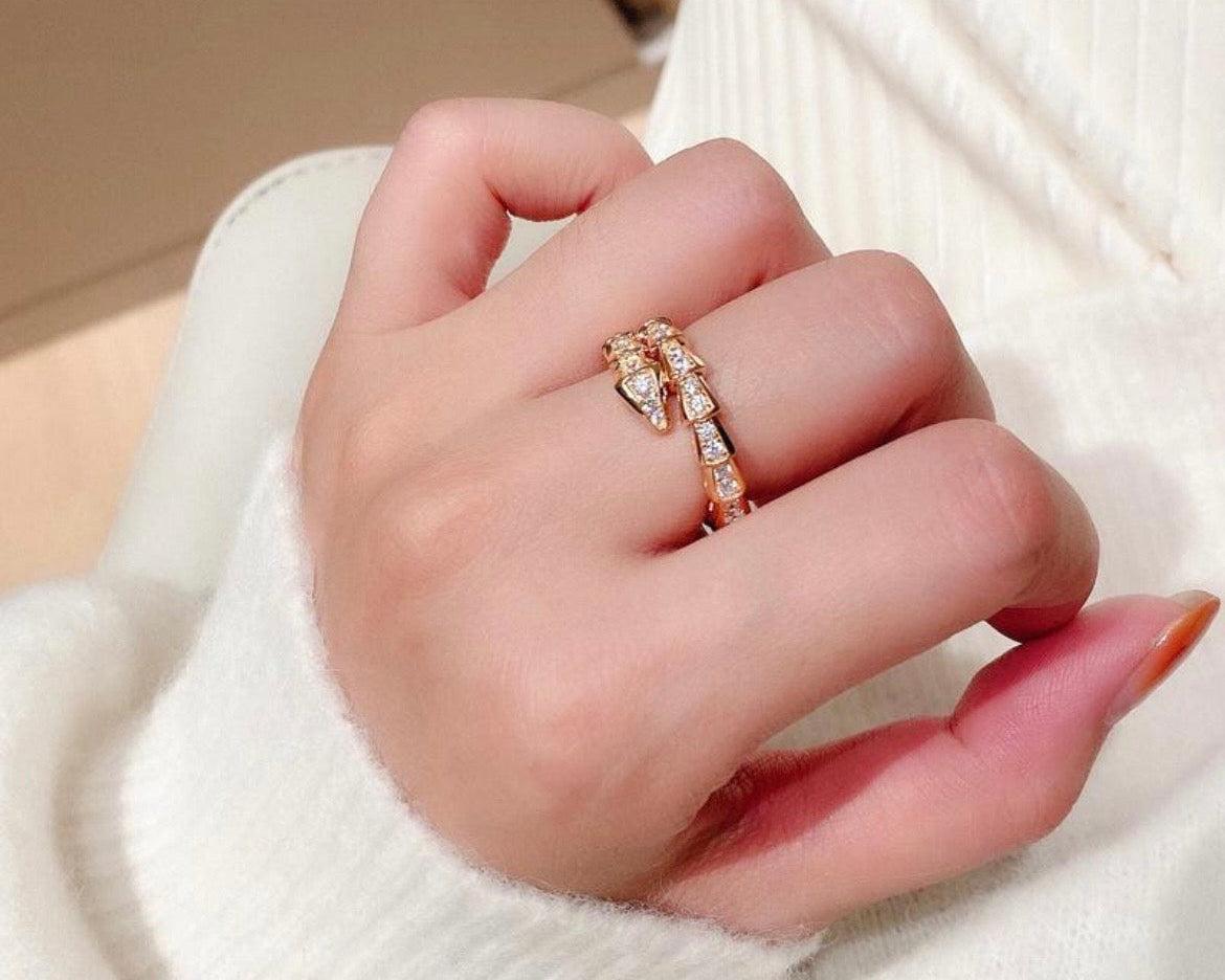 Crystal Nail Statement Ring – Luxury Gold Adjustable Ring