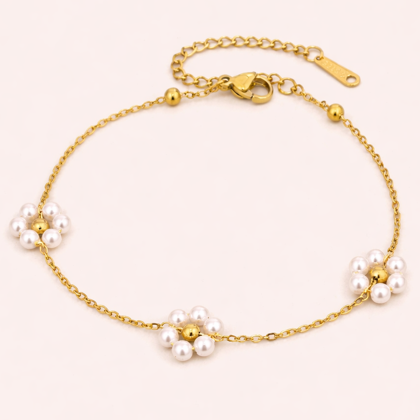 Dainty Three Daisy bracelet
