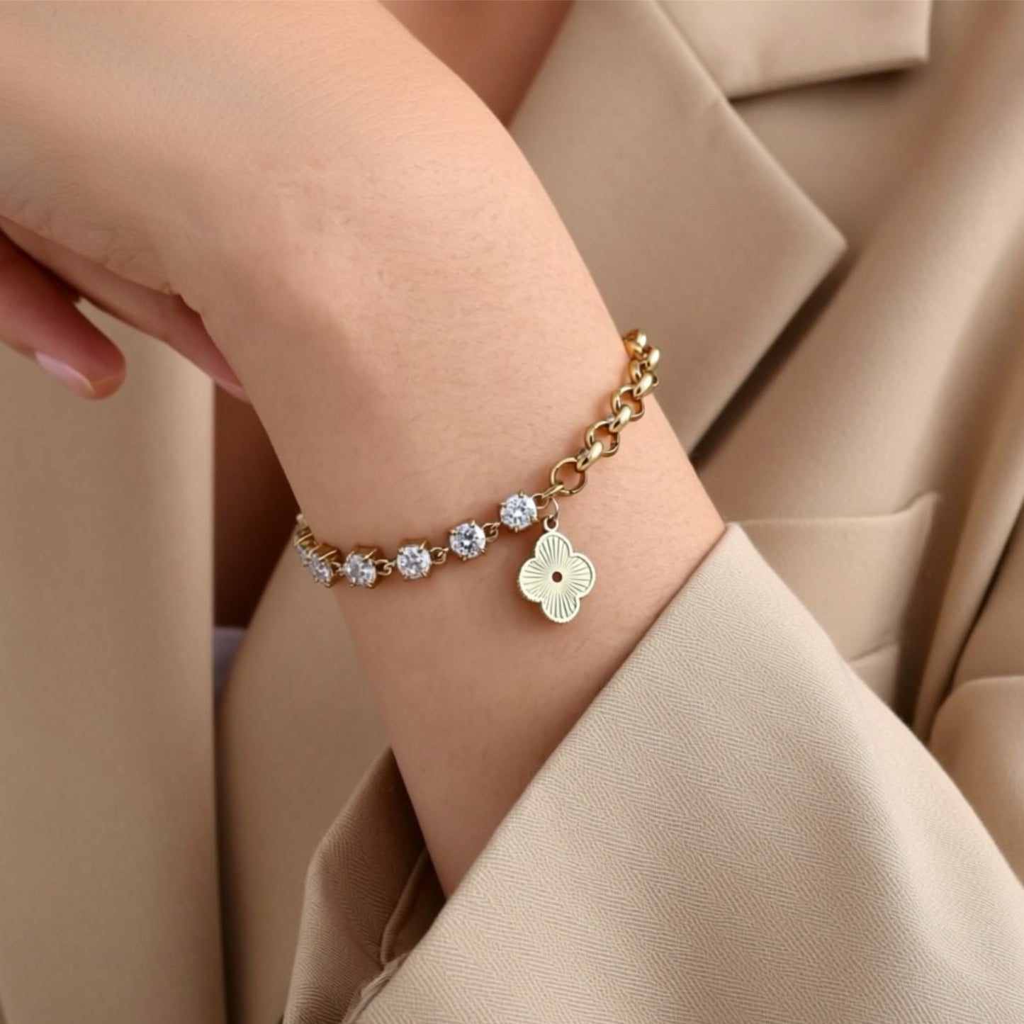 Half Diamond Chain With Lucky Flower bracelet