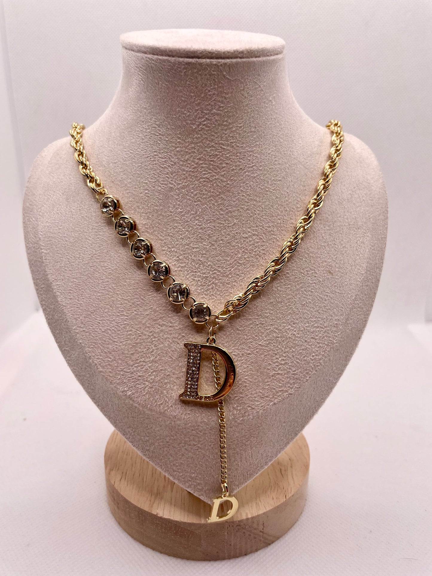 Crystal Initial Statement Necklace – Luxury Gold Letter Pendant